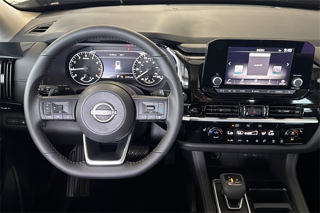 2025 Nissan Pathfinder SV Image 28 of 36