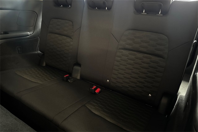 2025 Nissan Pathfinder SV Image 13 of 36