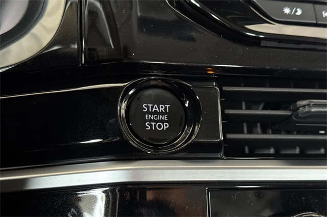 2025 Nissan Pathfinder SV Image 22 of 36