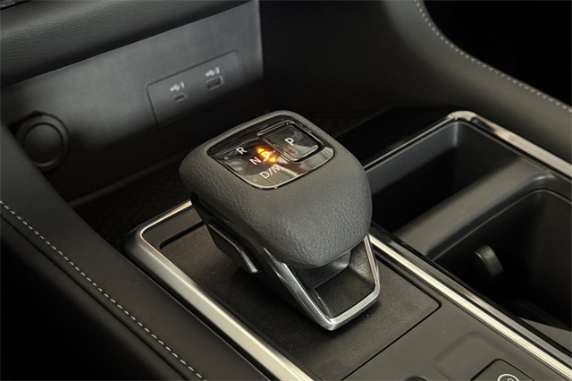 2025 Nissan Pathfinder SV Image 33 of 36