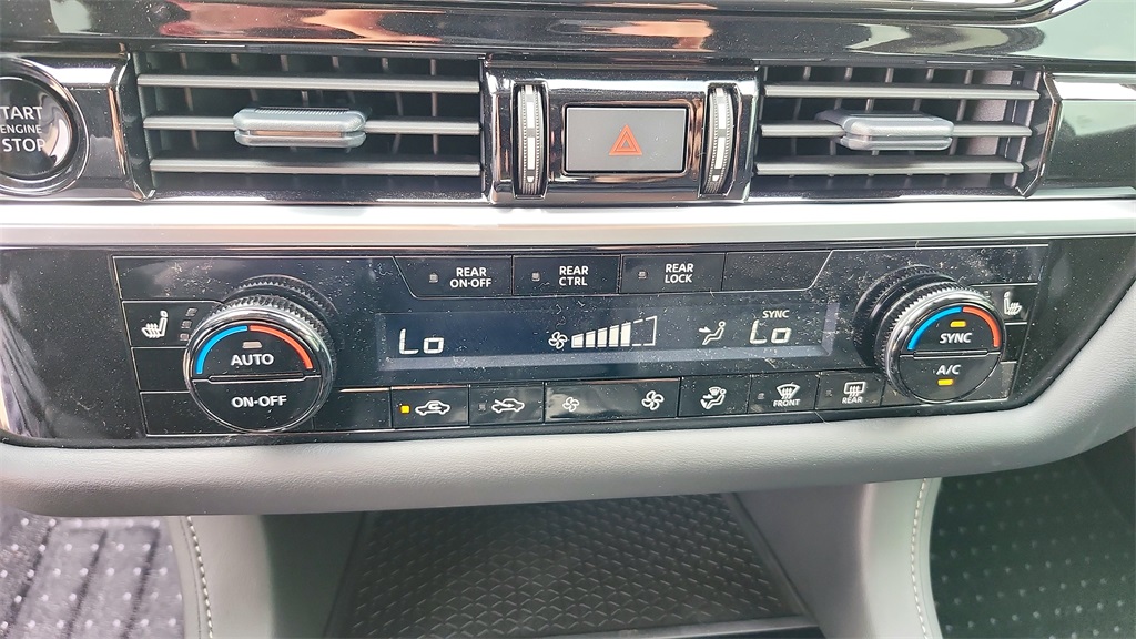 Vehicle image 21 of 35