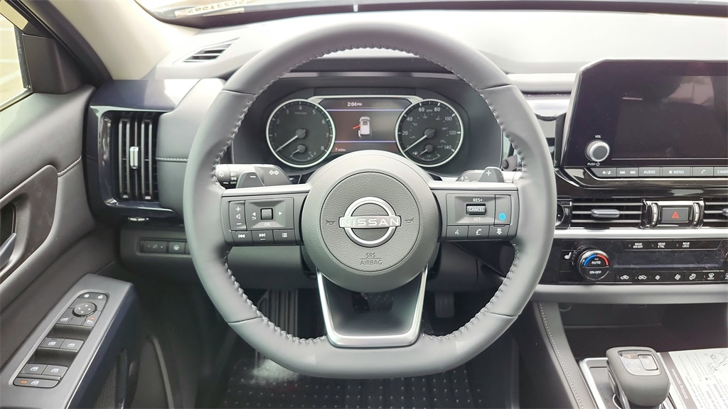 Vehicle image 17 of 35