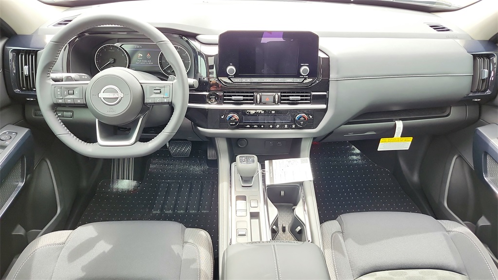 Vehicle image 14 of 35