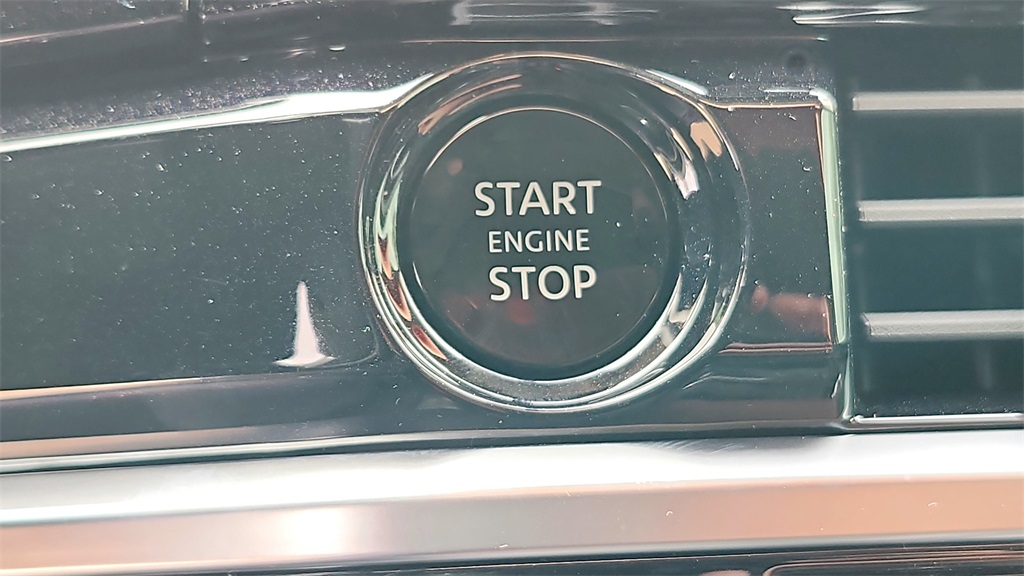 Vehicle image 31 of 35