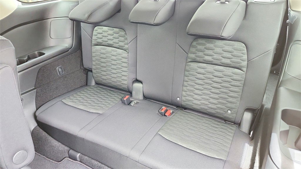 Vehicle image 13 of 35