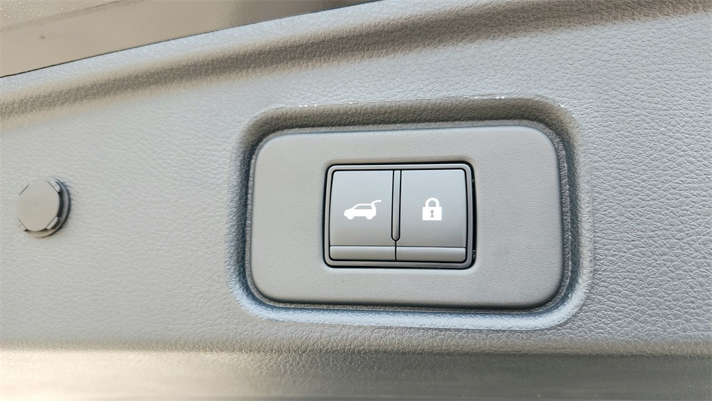 Vehicle image 23 of 35