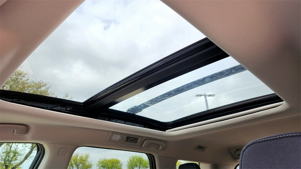 Vehicle image 18 of 35