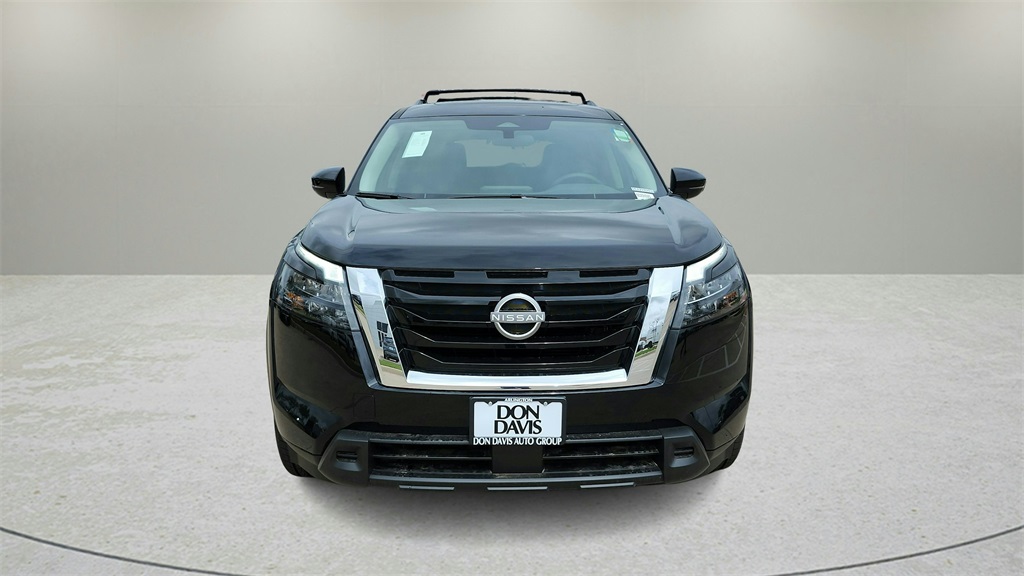 Vehicle image 2 of 35