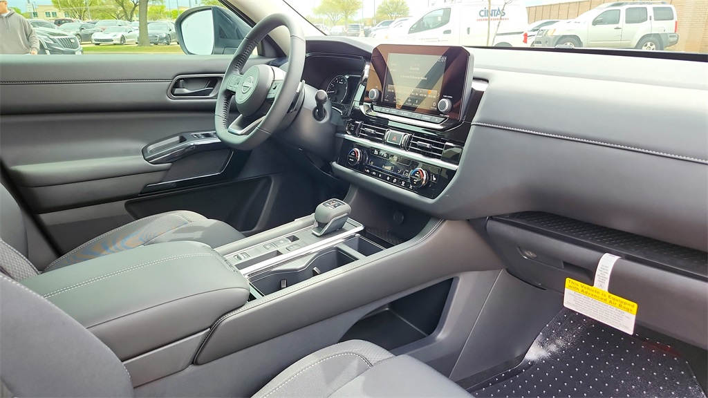 Vehicle image 15 of 35