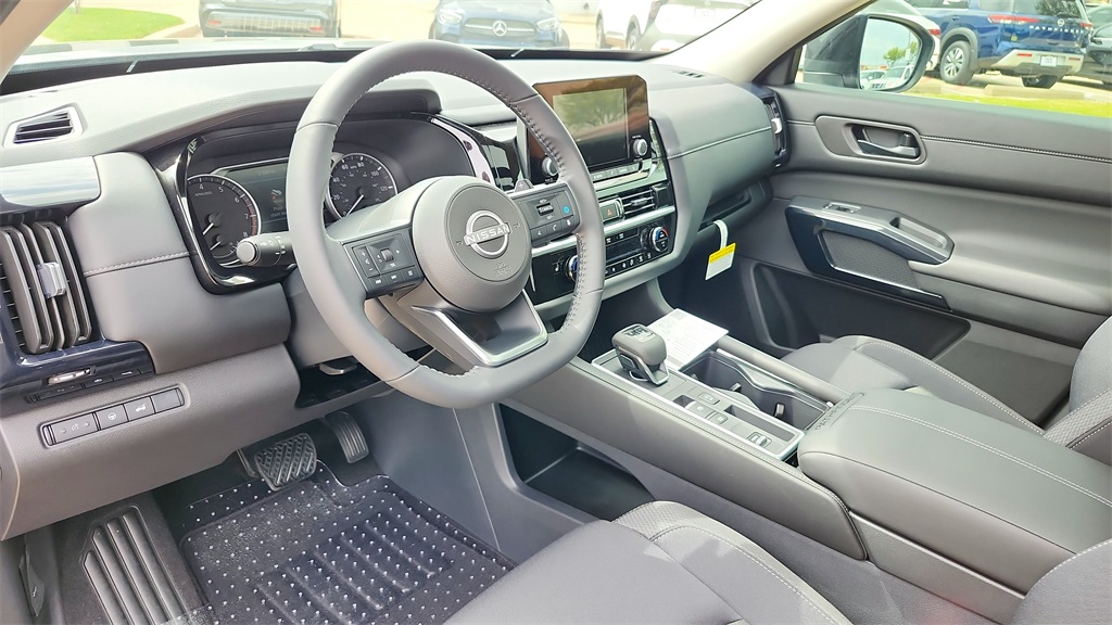 Vehicle image 16 of 35