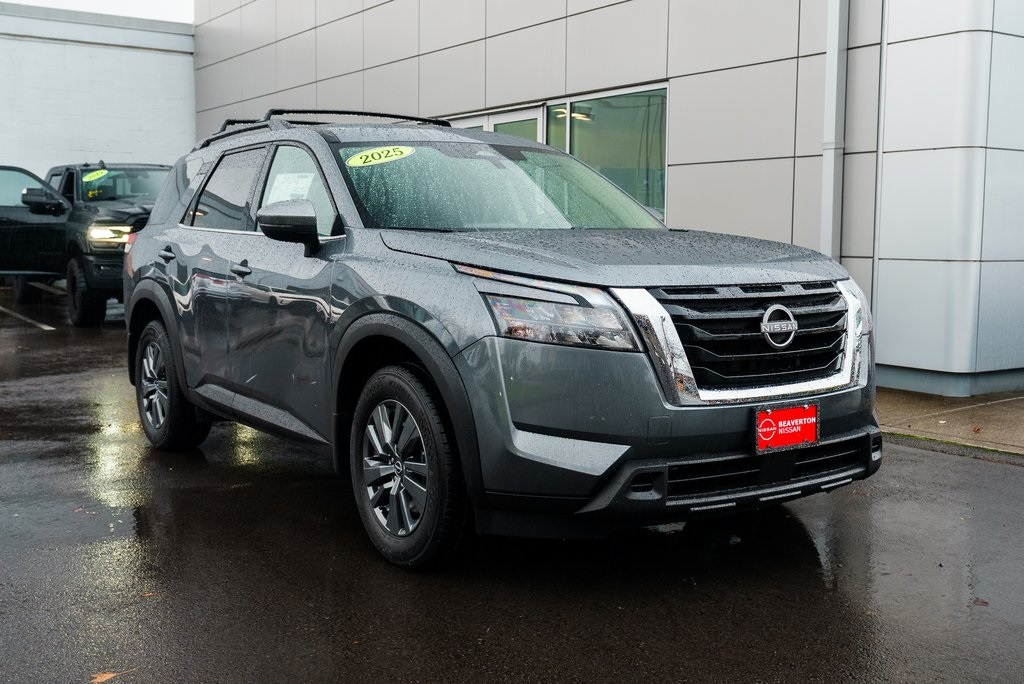 2025 Nissan Pathfinder SV Image 4 of 29
