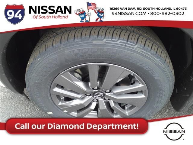 Vehicle image 9 of 21