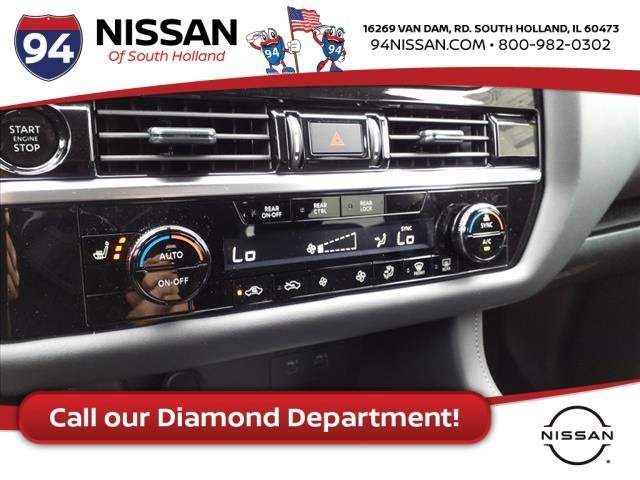 Vehicle image 18 of 21