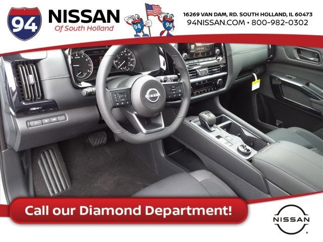 Vehicle image 10 of 21