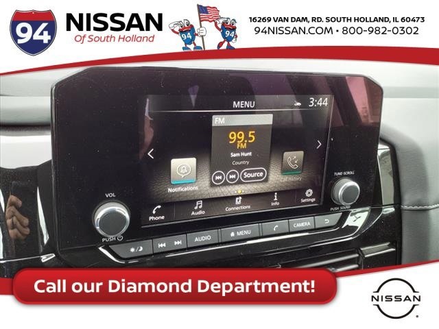 Vehicle image 16 of 21