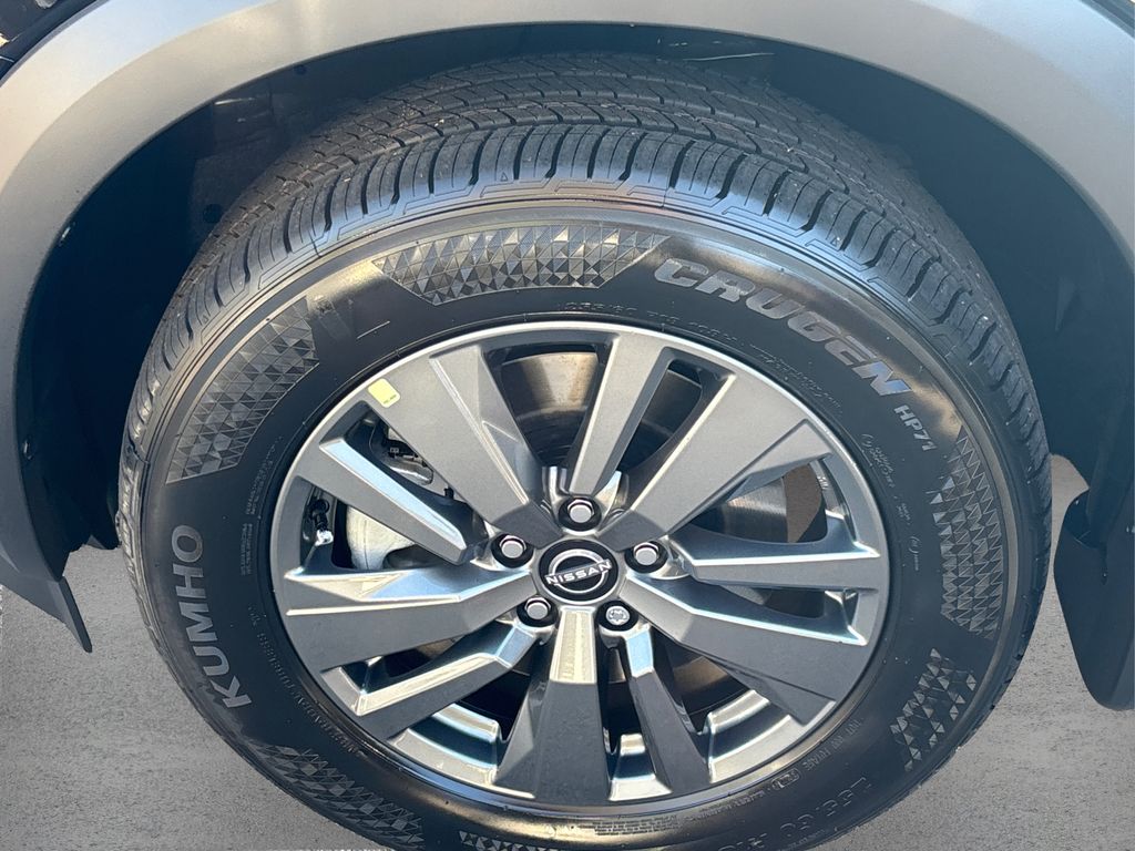 2025 Nissan Pathfinder SV Image 10 of 42