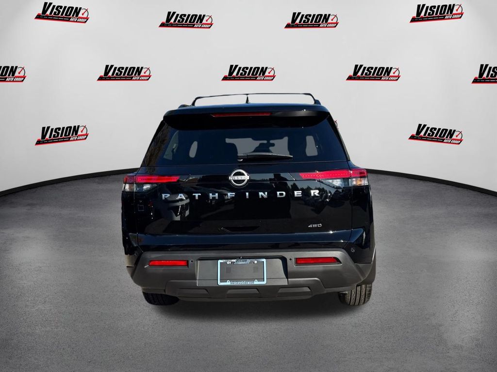 2025 Nissan Pathfinder SV Image 8 of 42