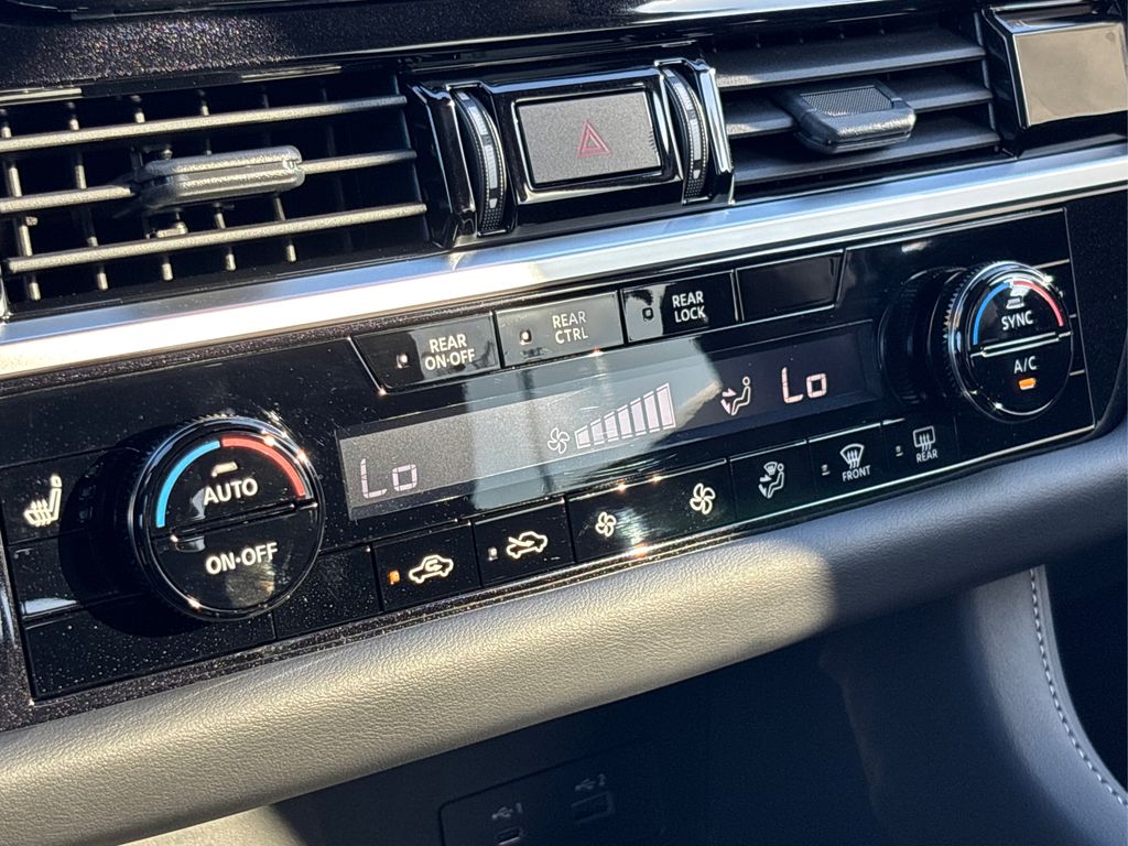 2025 Nissan Pathfinder SV Image 22 of 42