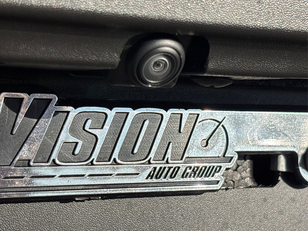 2025 Nissan Pathfinder SV Image 33 of 42