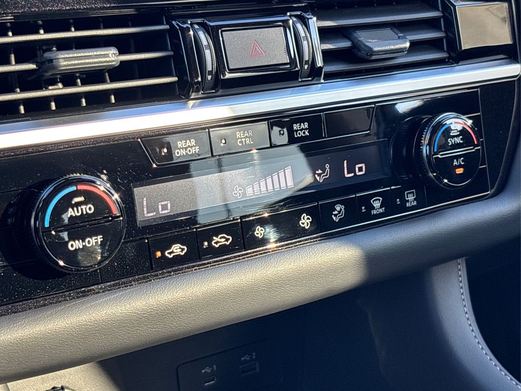 2025 Nissan Pathfinder SV Image 20 of 42