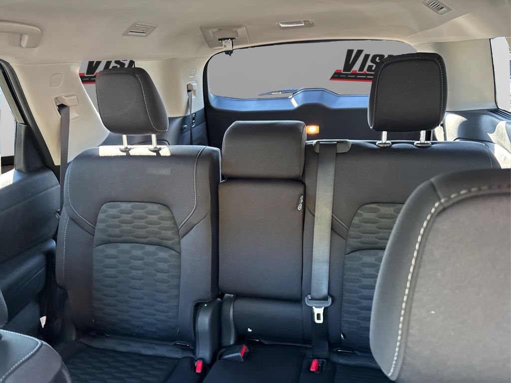 2025 Nissan Pathfinder SV Image 13 of 42