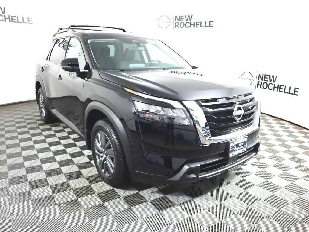 Vehicle image 5 of 33