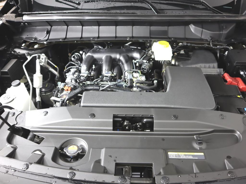 Vehicle image 10 of 33