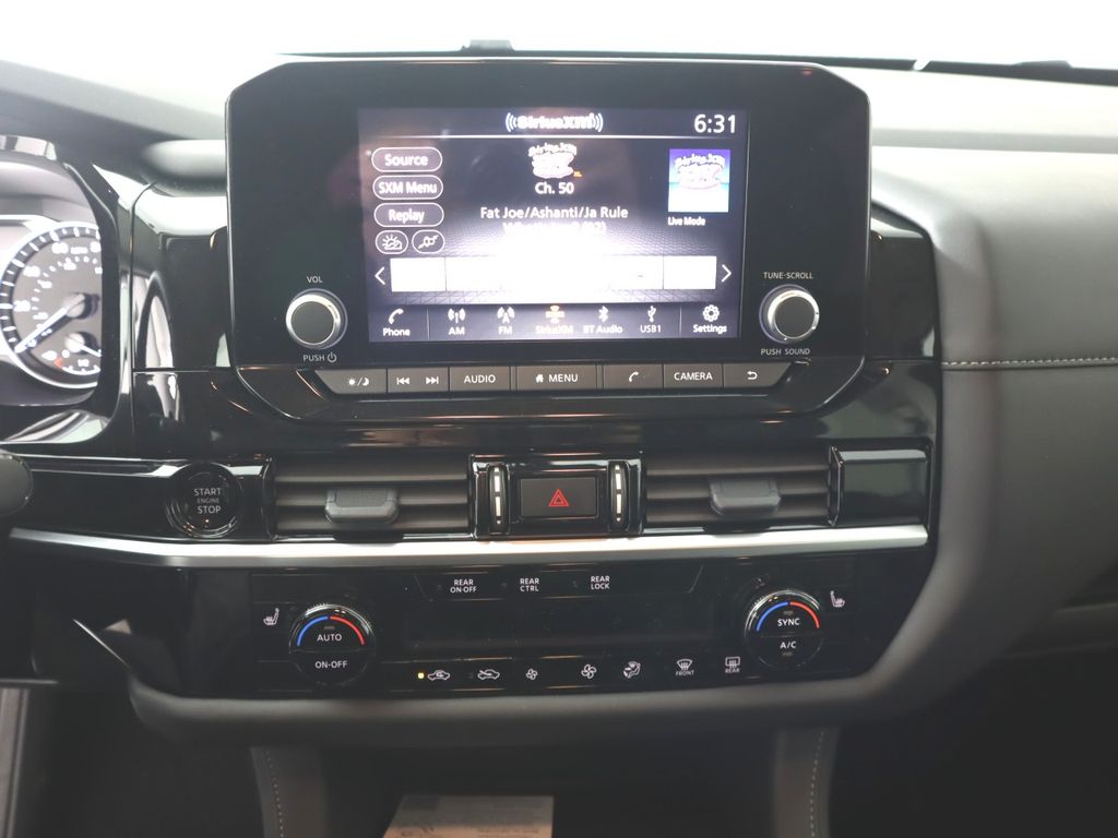 Vehicle image 14 of 33