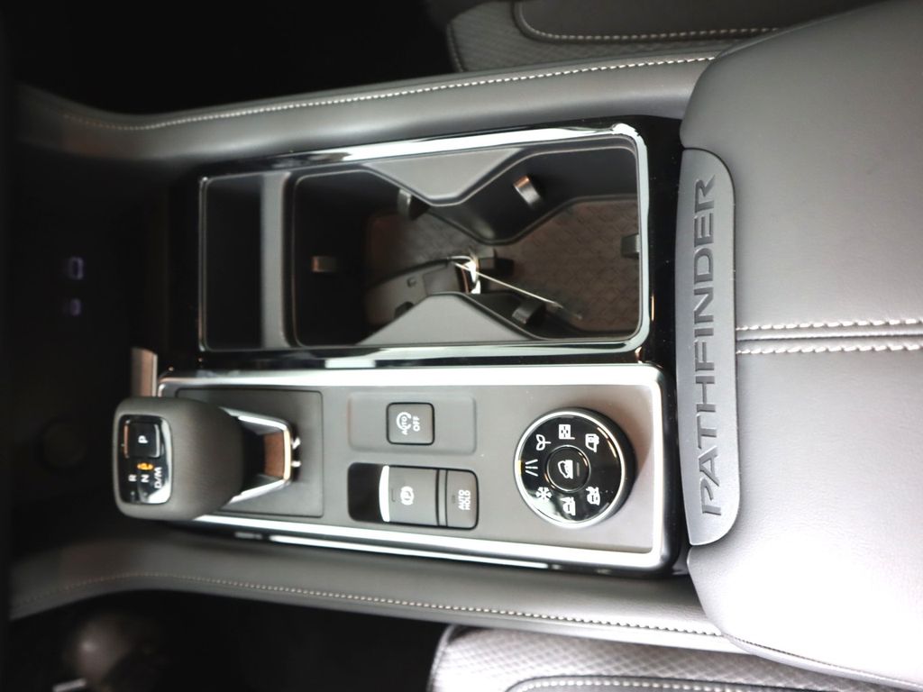 Vehicle image 16 of 33