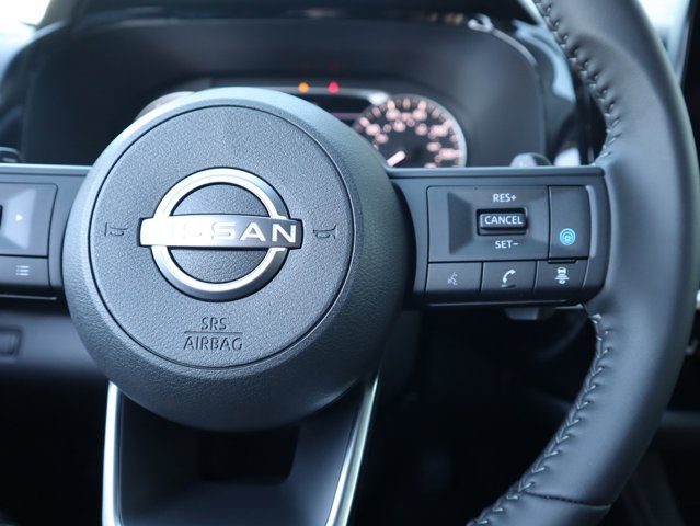 Vehicle image 27 of 30