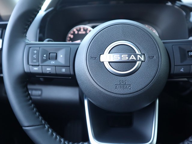 Vehicle image 28 of 30