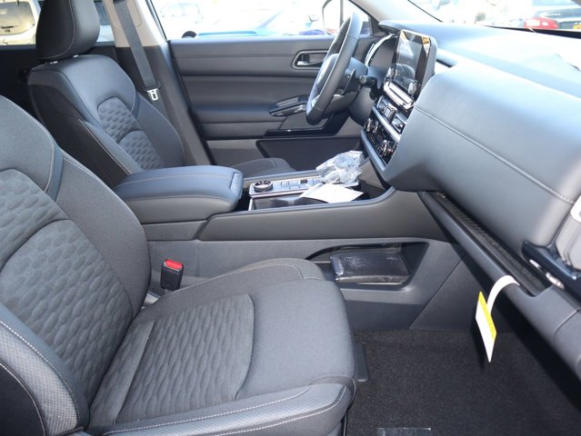 Vehicle image 25 of 30