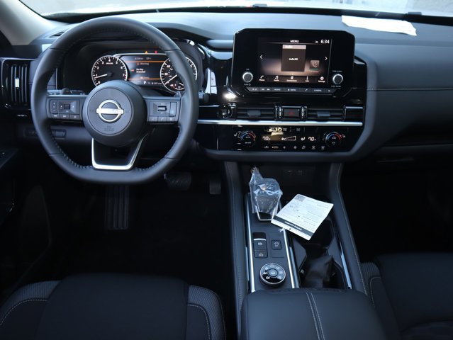 Vehicle image 21 of 30