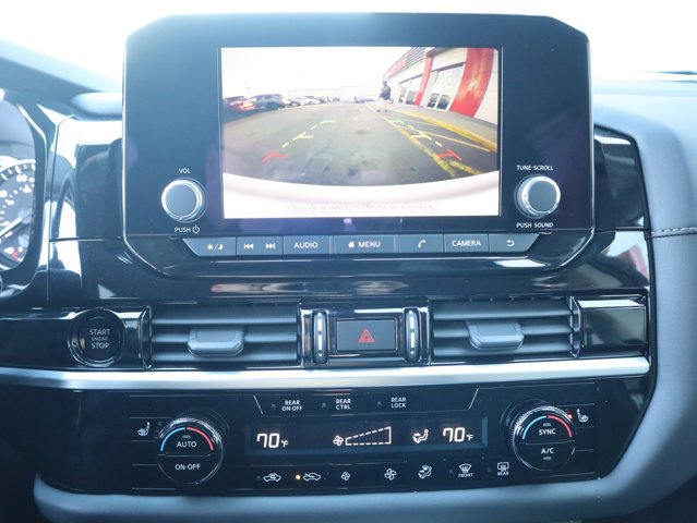 Vehicle image 26 of 30