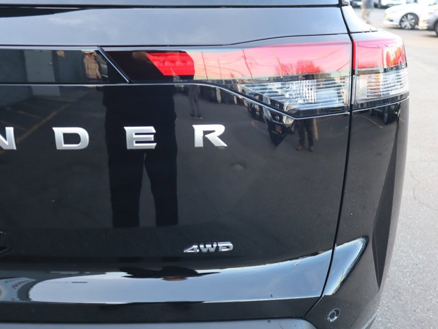 Vehicle image 16 of 30