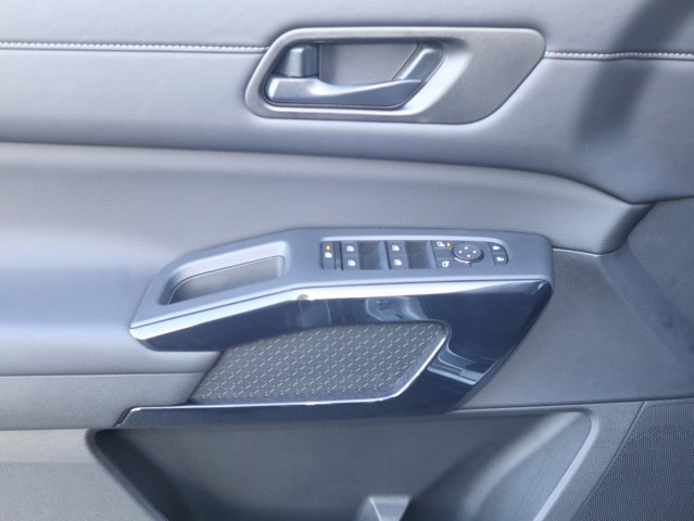 Vehicle image 18 of 30