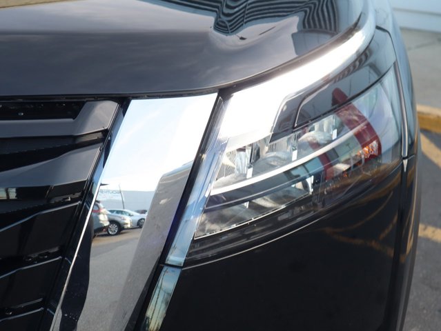 Vehicle image 11 of 30