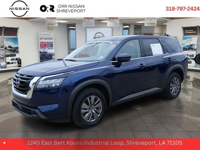 2025 Nissan Pathfinder SV Image 1 of 28