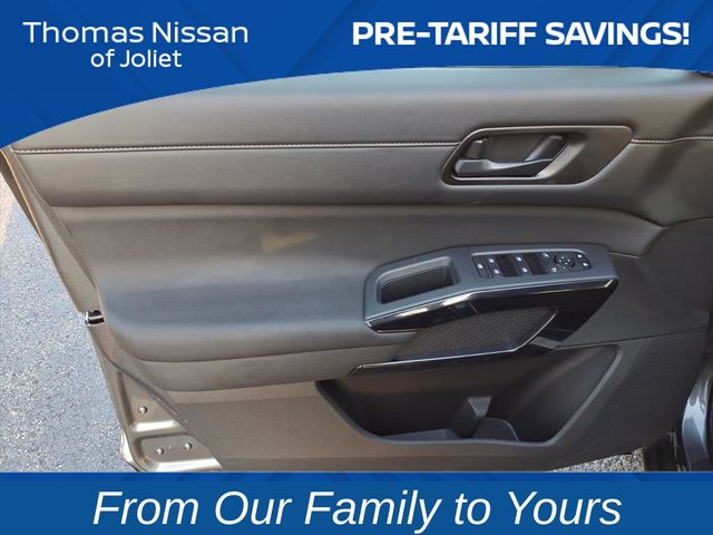 2025 Nissan Pathfinder SV Image 25 of 26