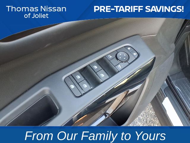 2025 Nissan Pathfinder SV Image 23 of 26