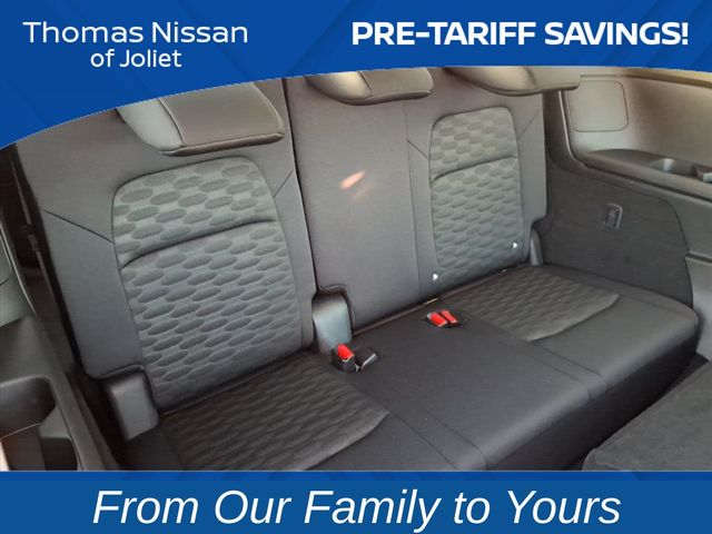 2025 Nissan Pathfinder SV Image 15 of 26