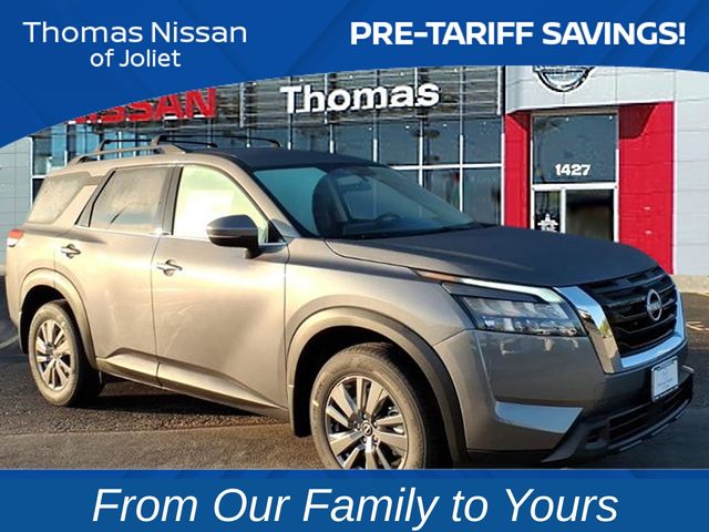 2025 Nissan Pathfinder SV Image 2 of 26