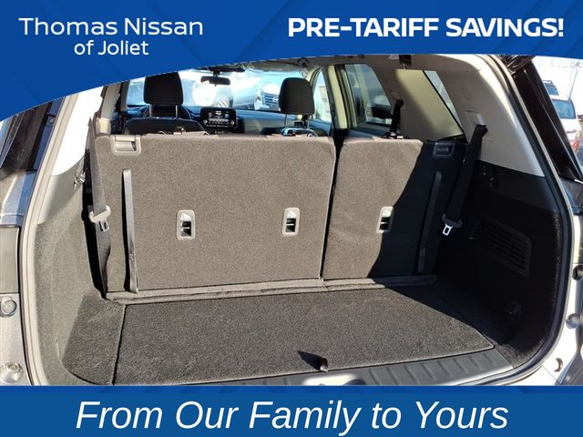 2025 Nissan Pathfinder SV Image 21 of 26