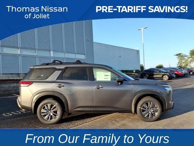 2025 Nissan Pathfinder SV Image 3 of 26