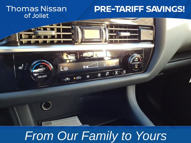 2025 Nissan Pathfinder SV Image 22 of 26