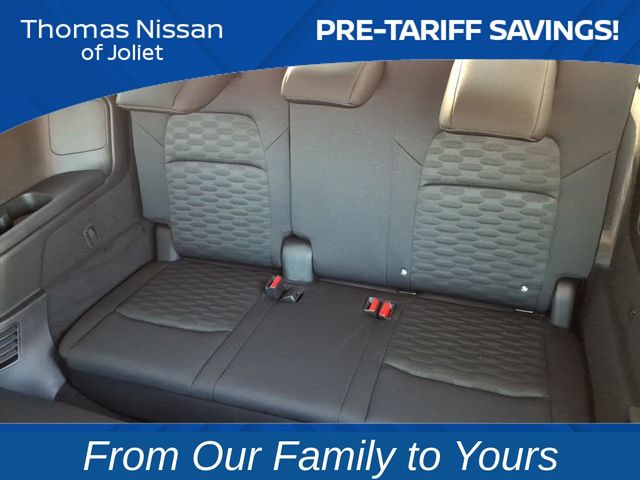 2025 Nissan Pathfinder SV Image 20 of 26