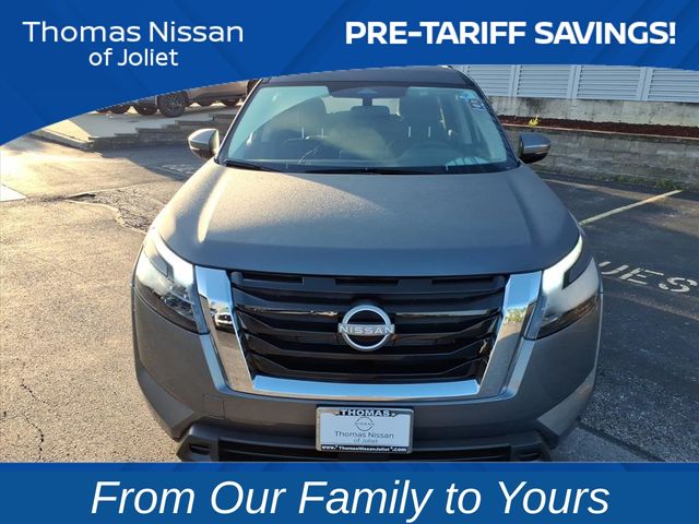 2025 Nissan Pathfinder SV Image 1 of 26