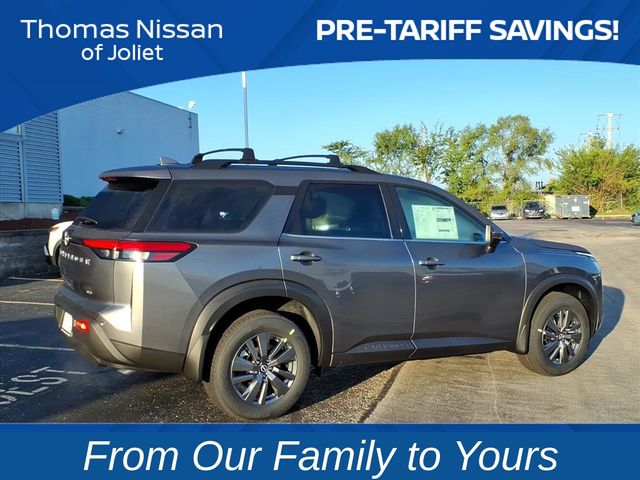 2025 Nissan Pathfinder SV Image 4 of 26