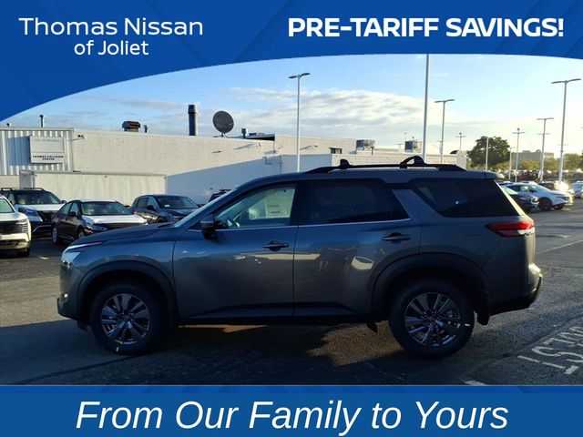 2025 Nissan Pathfinder SV Image 7 of 26