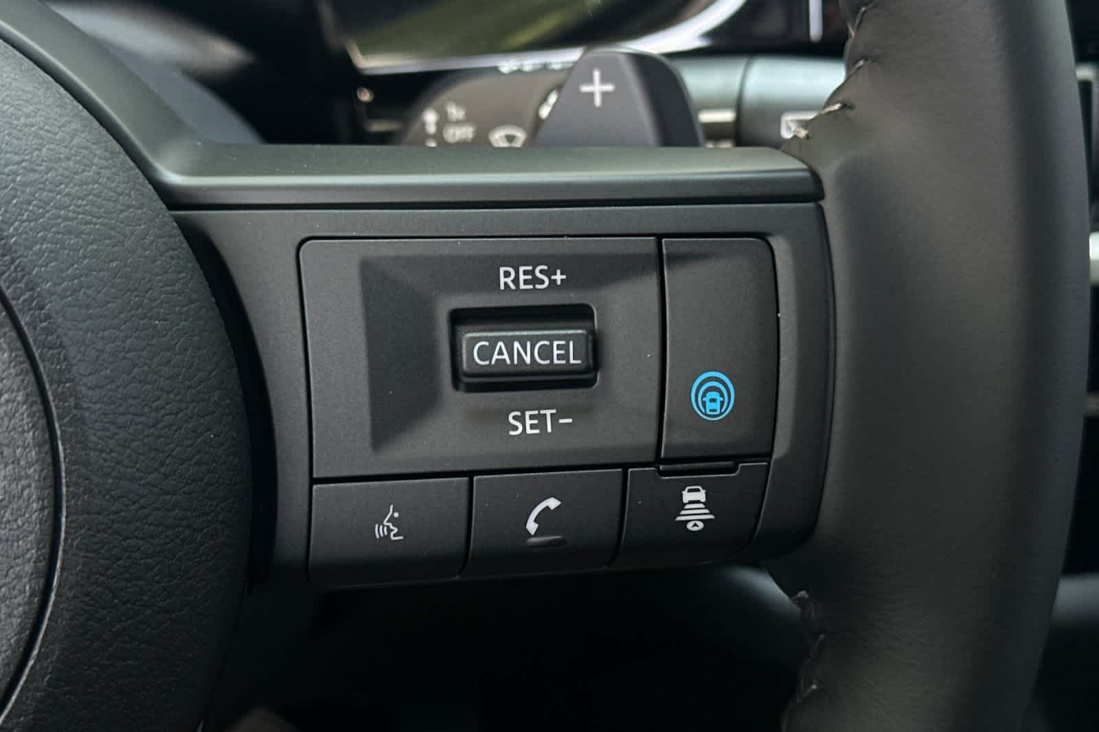 2025 Nissan Pathfinder SV Image 23 of 43